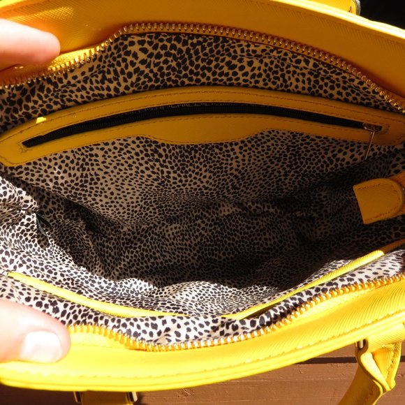 Yellow Leather Tote Handbag with Strap - Picture 7 of 10